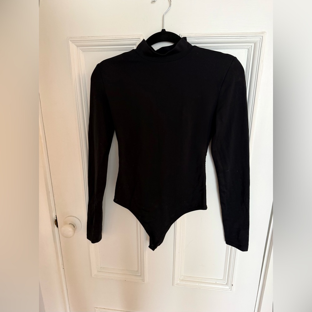 Aritzia Banton Black Long Sleeve Mock Neck Bodysuit. Size Medium.